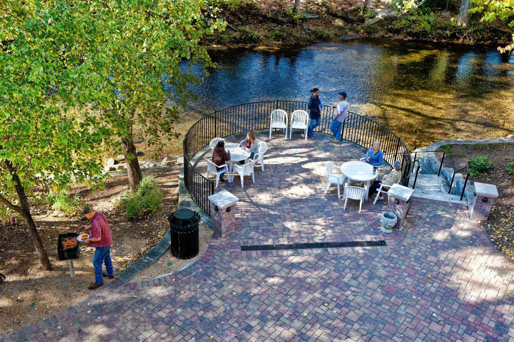 Helendorf River Inn, Suites & Conference Center Eksteriør bilde